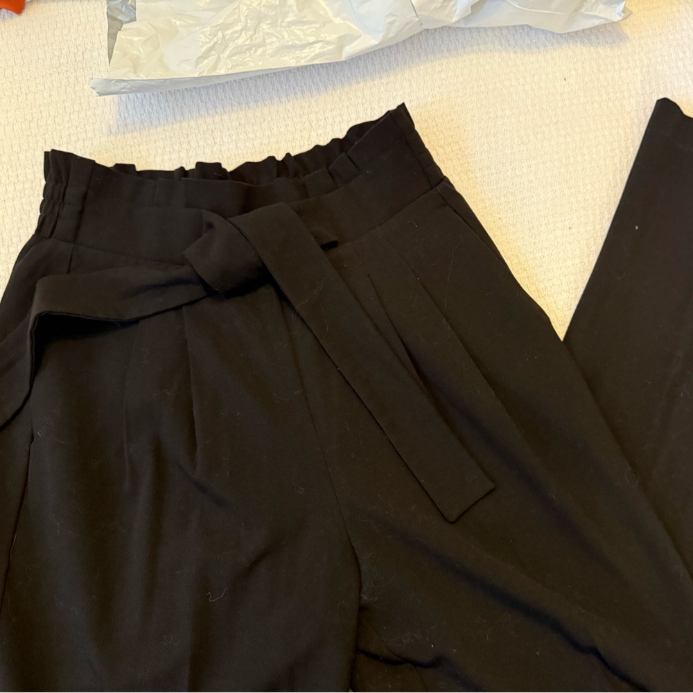 Jones NY Black High-Waisted Pants with Belt